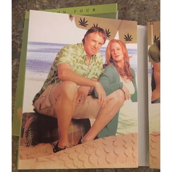 Bundle Sale 3 for $15 | Weeds Season 4 DVD - Picture 3 of 9